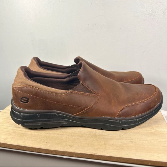 Skechers Glides Calculus Relaxed Fit Memory Foam Slip On Loafer Brown Leather 15 - Picture 2 of 7